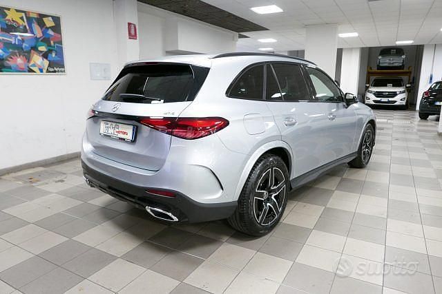 Usata Mercedes GLC200 AMG 204 CV (150 kW) 2023 Grigio SUV