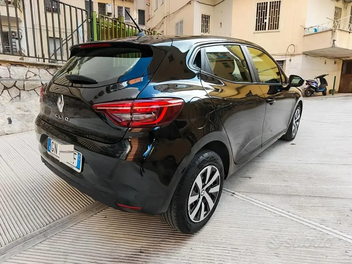 Usata Renault Clio V 91 CV (66 kW) 2023 Nero Berlina