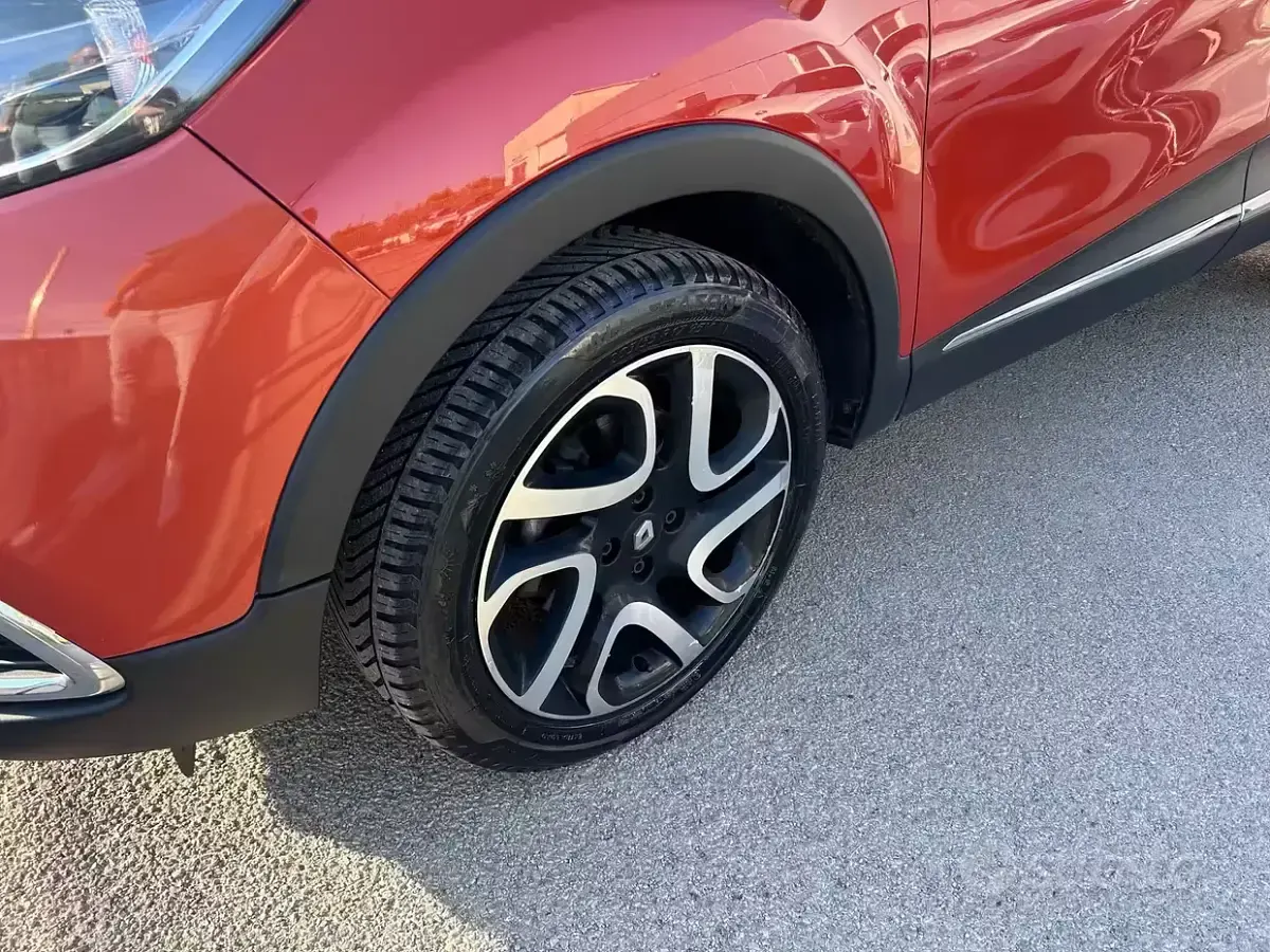 Usata Renault Captur 110 CV (80 kW) 2015 Rosso SUV