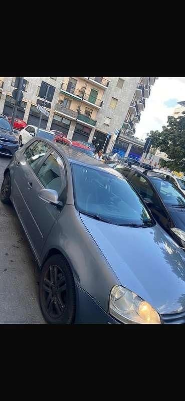 Usata VW Golf V Comfortline 102 CV (75 kW) 2007 Grigio Berlina