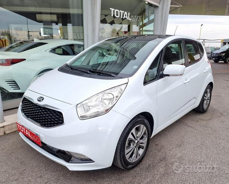 Usata Kia Venga 90 CV (66 kW) 2016 Bianco pastello Utilitaria