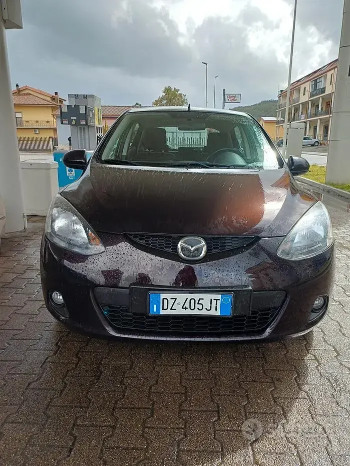 Usata Mazda 2 72 CV (52 kW) 2009 Nero Utilitaria