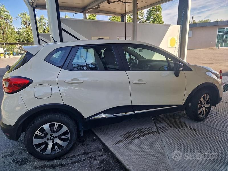 Usata Renault Captur 90 CV (66 kW) 2016 Bianco SUV