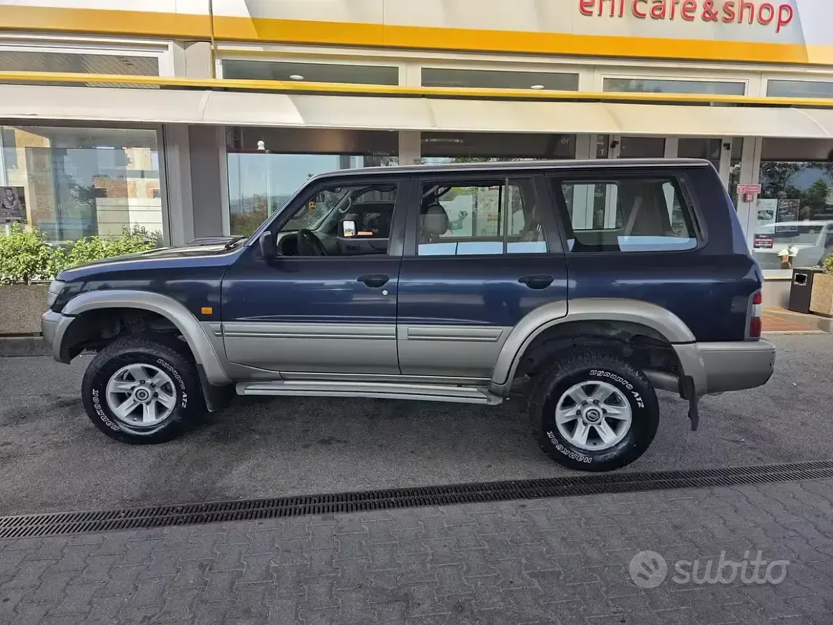Usata Nissan Patrol 158 CV (116 kW) 2001 Bluazzurro SUV