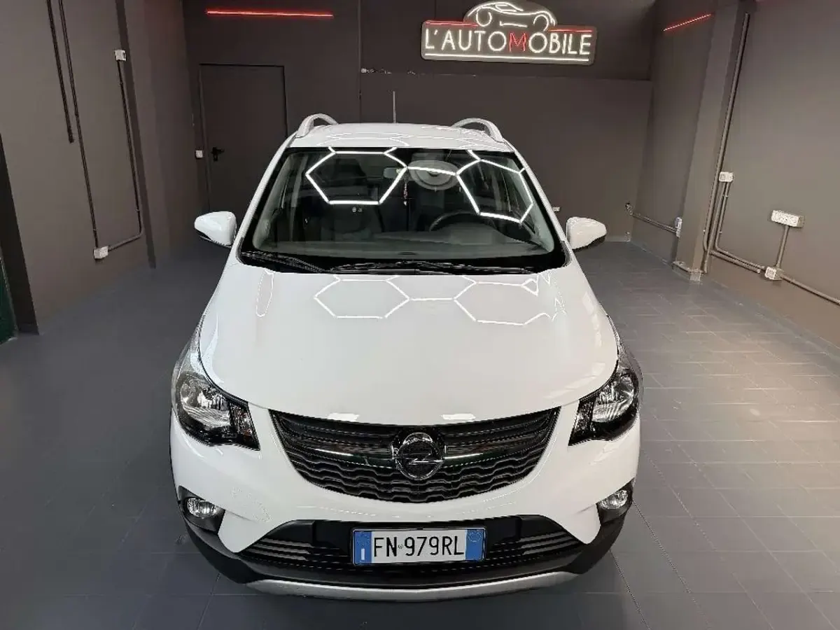 Usata Opel Karl Rocks 75 CV (55 kW) 2018 Bianco Utilitaria