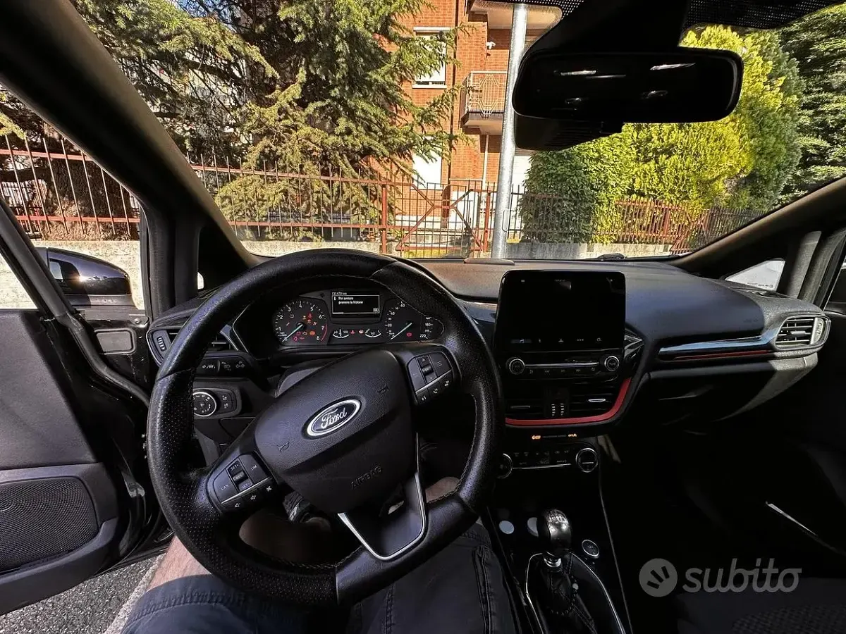 Usata Ford Fiesta ST-Line 100 CV (73 kW) 2017 Nero Utilitaria