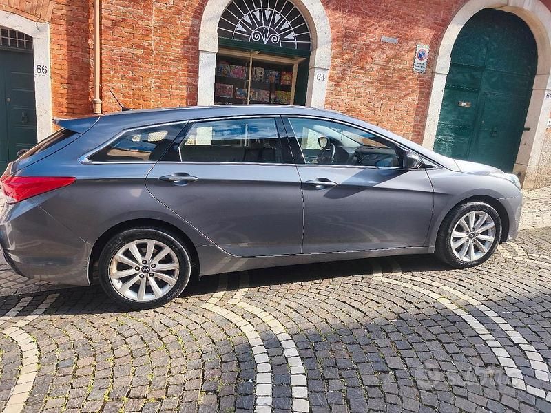 Usata Hyundai i40 136 CV (100 kW) 2011 Grigio Station wagon