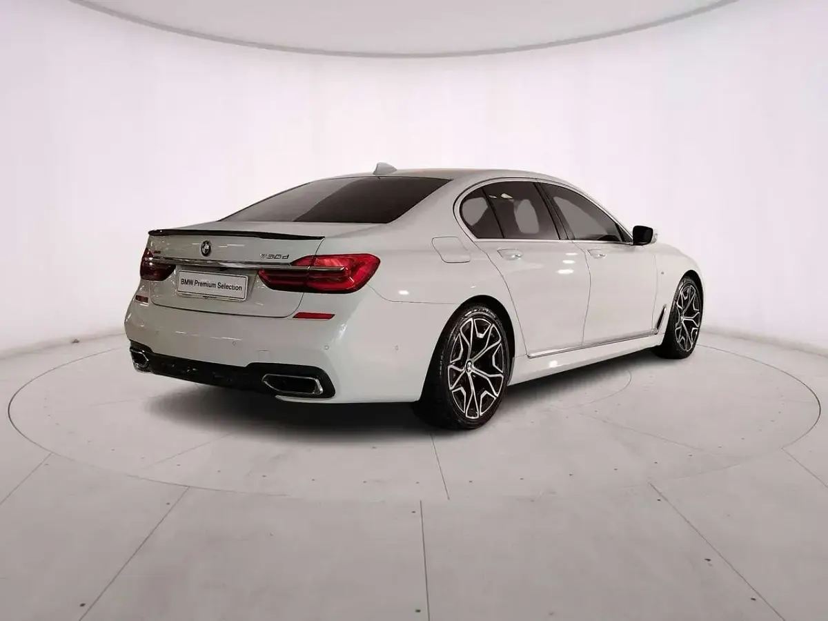 Usata BMW 730 265 CV (194 kW) 2018 Alpin white Berlina