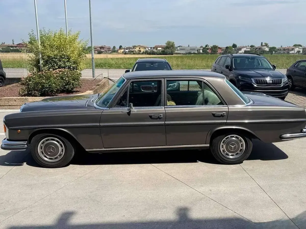 Usata Mercedes 280 158 CV (116 kW) 1970 Grigio Berlina