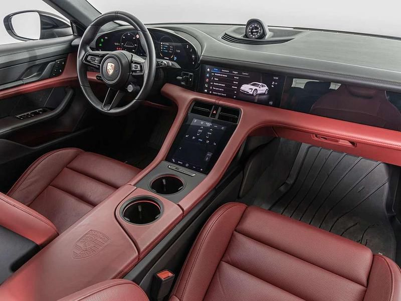 Usata Porsche Taycan Cross Turismo 280 kW (381 CV) 2023 Nero Station wagon