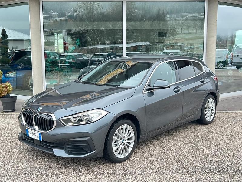 Argento Usata 2021 BMW 120 Advantage Due volumi | 23.990 € (Super prezzo) - Immagine 1/4