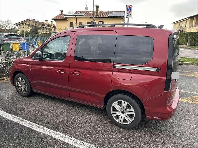 Usata VW Caddy 122 CV (89 kW) 2024 Rosso Monovolume