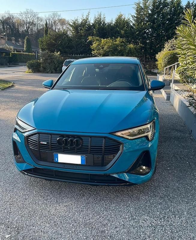 Usata Audi Q8 e-tron Ambiente 300 kW (408 CV) 2020 Blu/azzurro SUV