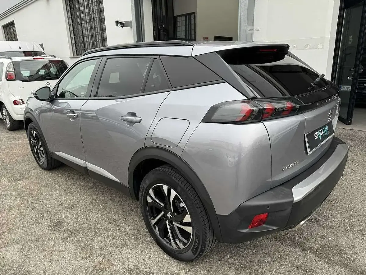 Usata Peugeot 2008 Allure 131 CV (96 kW) 2021 Grigio SUV