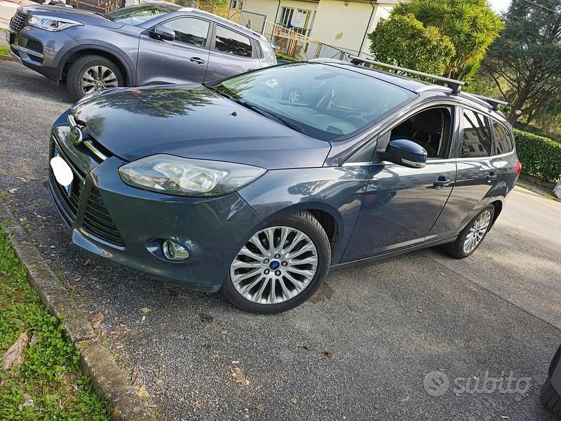 Usata Ford Focus 105 CV (77 kW) 2011 Blu Station wagon