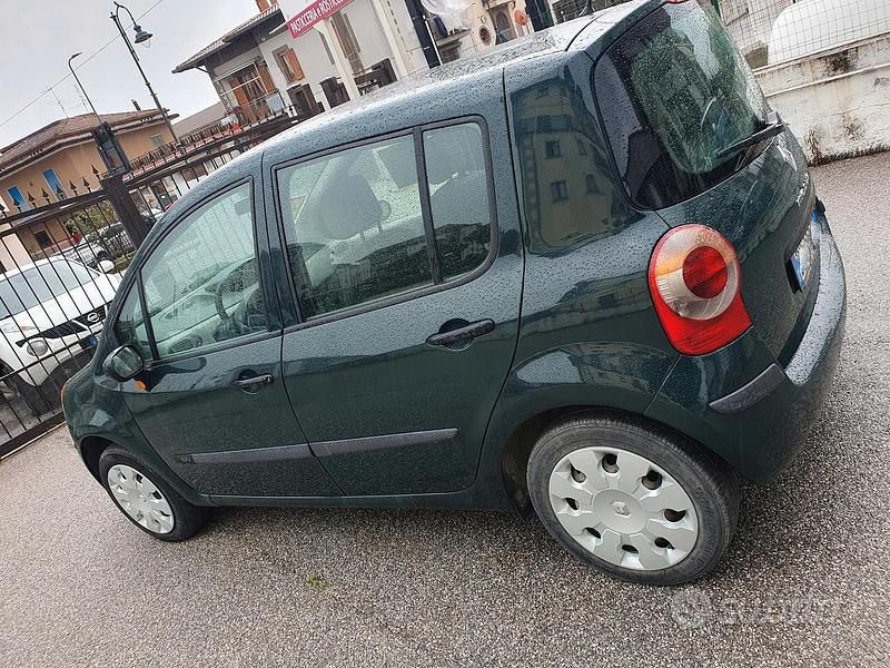 Usata Renault Modus 75 CV (55 kW) 2012 Verde Monovolume