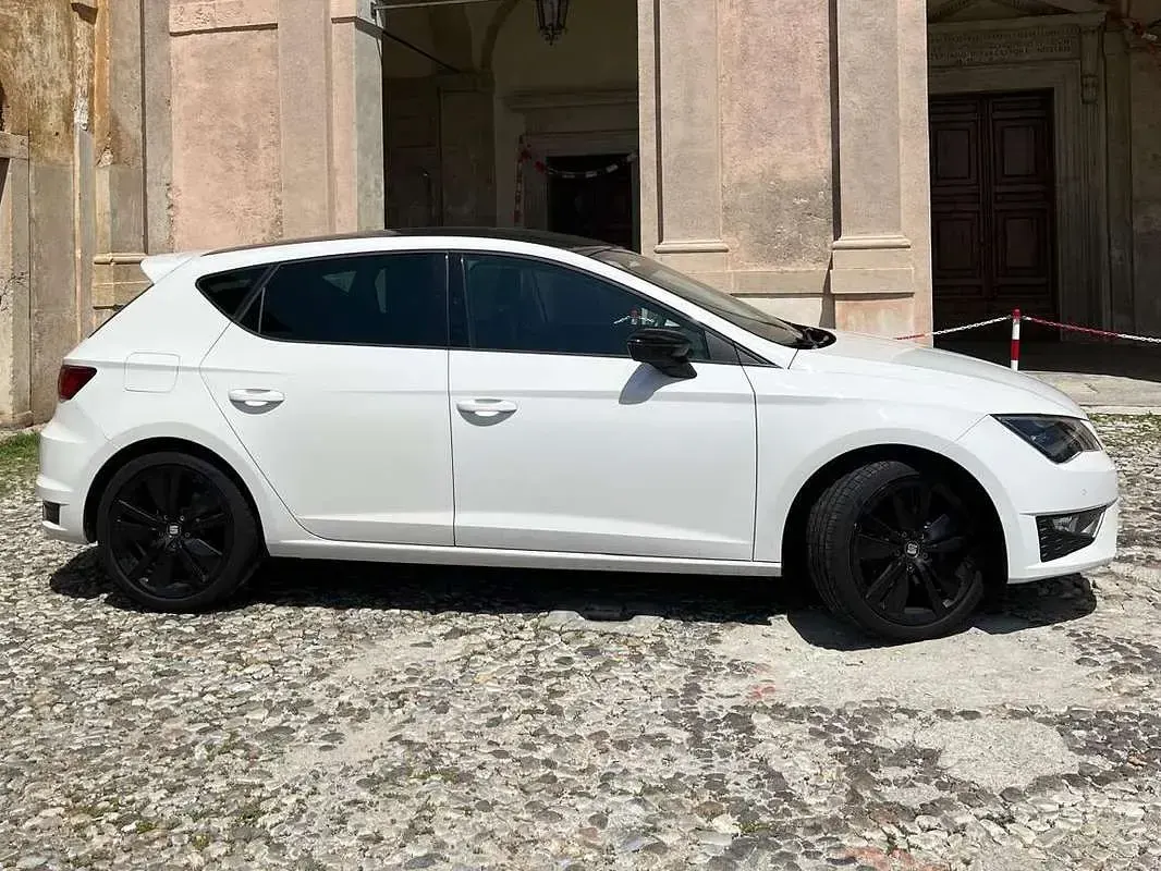 Usata Seat Leon FR 150 CV (110 kW) 2015 Bianco Berlina