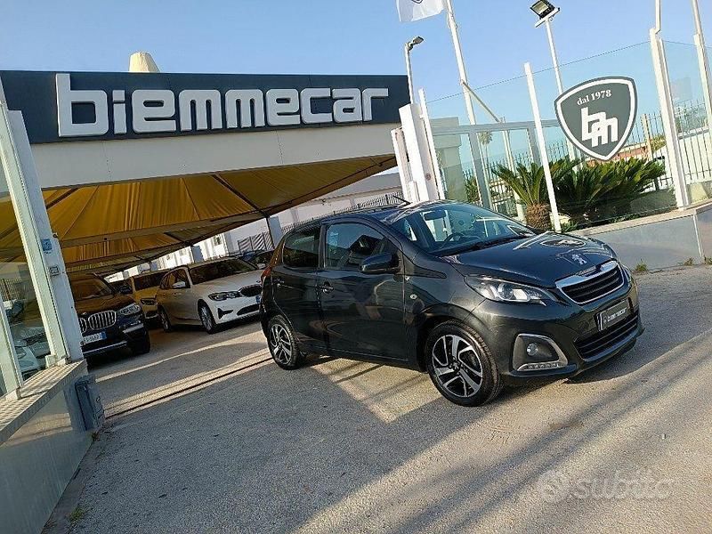 Antracite(met.) Usata 2018 Peugeot 108 Allure Due volumi | 9900 € (Buon prezzo) - Immagine 1/4