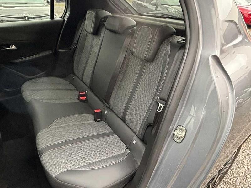 Usata Peugeot 208 Allure 101 CV (74 kW) 2025 Grigio Utilitaria