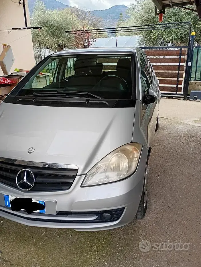 Usata Mercedes A160 Executive 95 CV (69 kW) 2011 Grigio Utilitaria