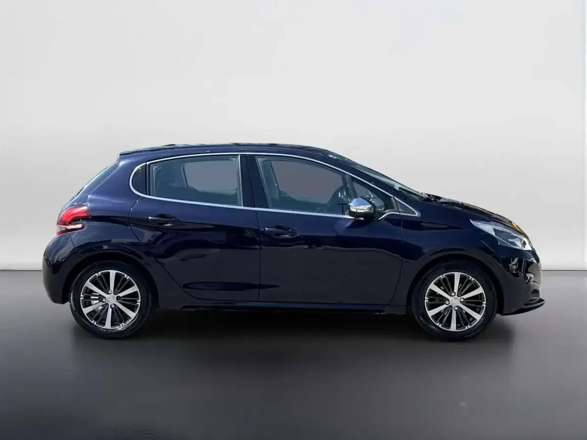 Usata Peugeot 208 Allure 82 CV (60 kW) 2017 266 grigio acciaio Utilitaria