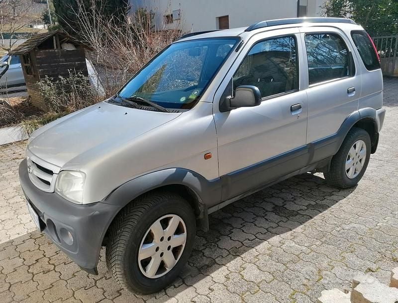 Usata Daihatsu Terios 86 CV (63 kW) 2005 Grigio SUV