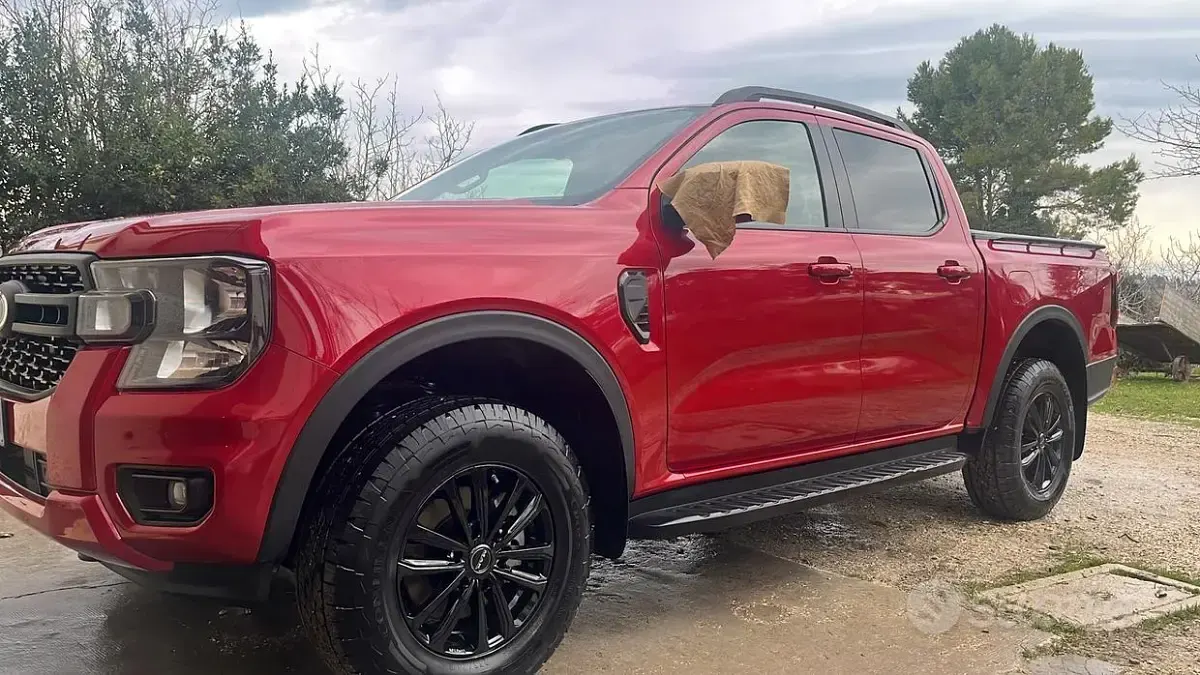 Usata Ford Ranger 170 CV (125 kW) 2023 Rosso Pick-up