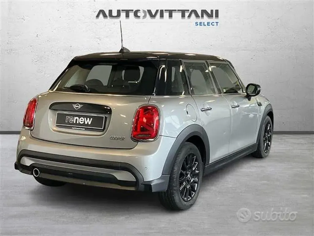 Usata Mini Cooper Essential 136 CV (100 kW) 2024 Grigio chiaro Utilitaria