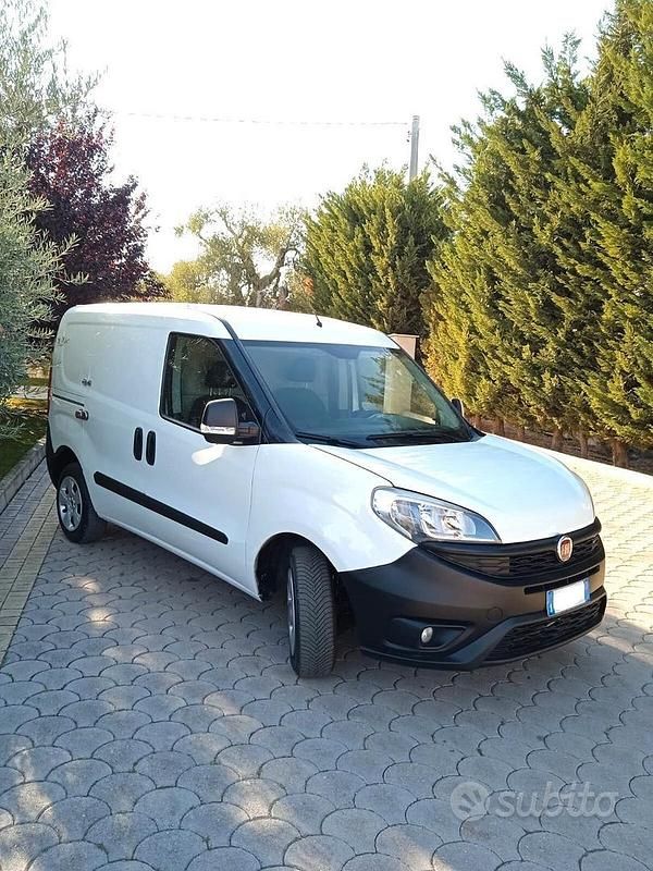 Usata Fiat Doblò 90 CV (66 kW) 2015 Bianco Monovolume