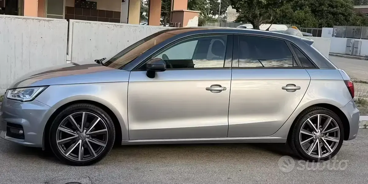 Usata Audi A1 Sportback 90 CV (66 kW) 2016 Grigio Utilitaria