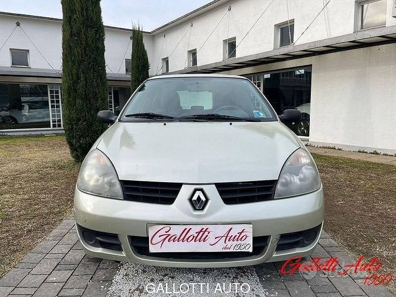 Usata Renault Clio II 60 CV (44 kW) 2008 Grigio Berlina