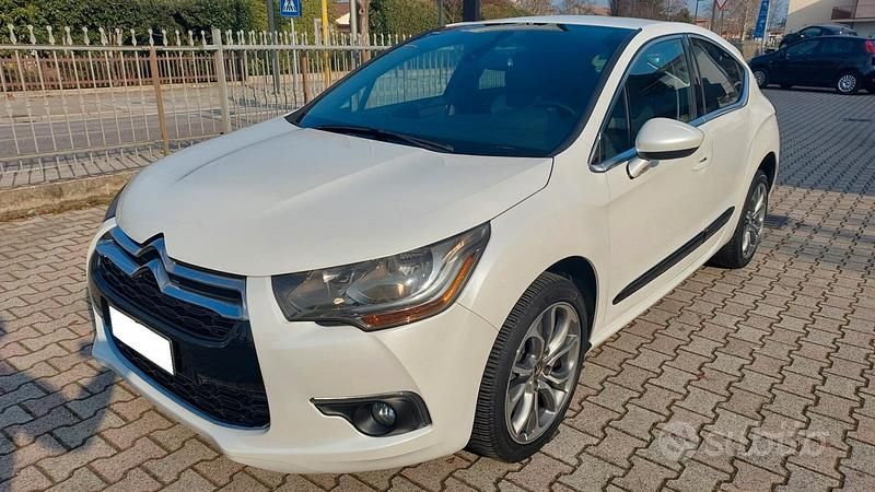 Usata Citroën DS4 Sport Chic 120 CV (88 kW) 2015 Bianco Utilitaria