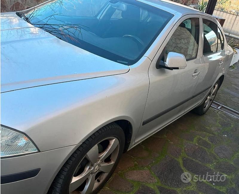 Usata Skoda Octavia Elegance 2005 Grigio Berlina