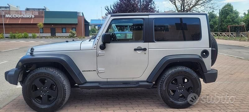 Usata Jeep Wrangler 177 CV (130 kW) 2010 Grigio SUV