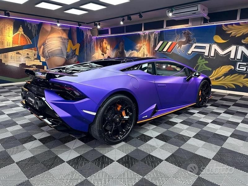 Usata Lamborghini Huracán 640 CV (470 kW) 2024 Opaco Coupé