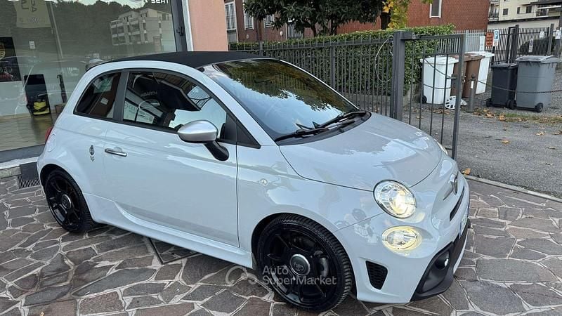 Usata Abarth 595 70th Anniversary 165 CV (121 kW) 2020 Gray Cabrio