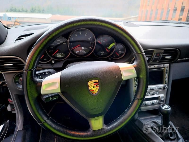 Usata Porsche 911 Carrera 325 CV (239 kW) 2005 Nero Coupé