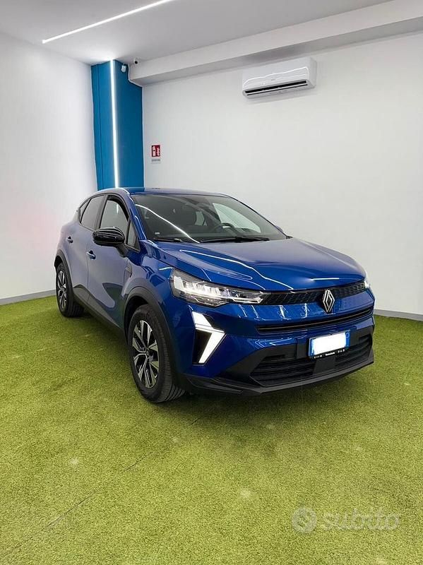 Usata Renault Captur Techno 101 CV (74 kW) 2024 Blu SUV