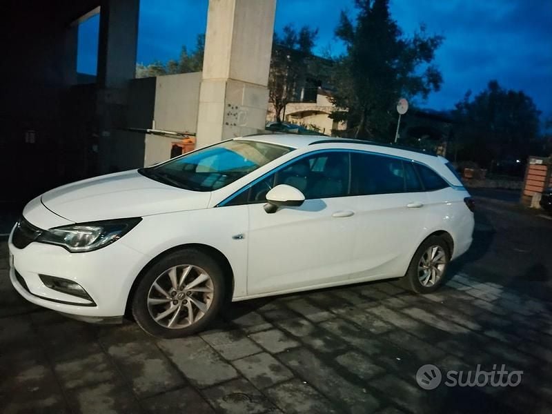 Usata Opel Astra Business 110 CV (80 kW) 2017 Bianco Station wagon