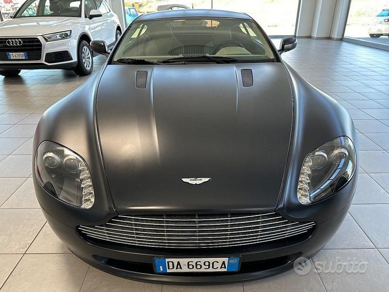 Usata Aston Martin V8 Vantage 385 CV (283 kW) 2006 Grigio Coupé