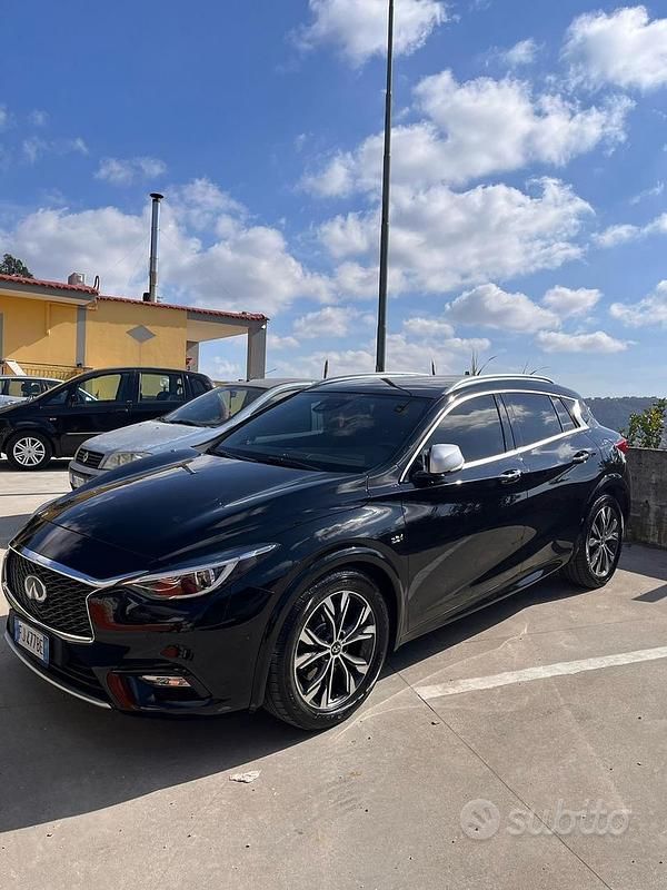 Usata Infiniti QX30 170 CV (125 kW) 2017 Nero Berlina