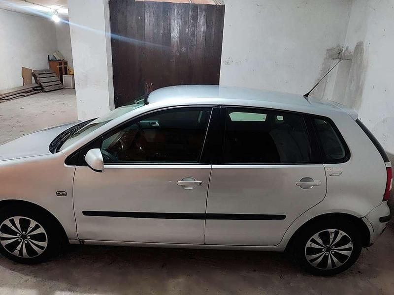 Usata VW Polo Comfortline 75 CV (55 kW) 2003 Grigio Berlina