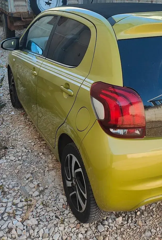 Usata Peugeot 108 Active Top 72 CV (52 kW) 2020 Berlina