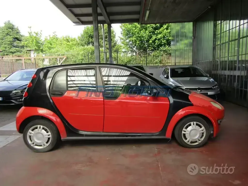 Usata Smart ForFour 75 CV (55 kW) 2005 Rosso Utilitaria