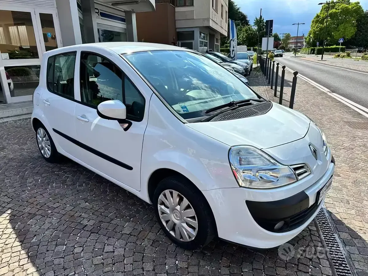 Usata Renault Modus 75 CV (55 kW) 2013 Bianco Monovolume