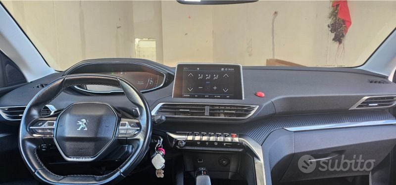 Usata Peugeot 3008 120 CV (88 kW) 2017 Nero SUV