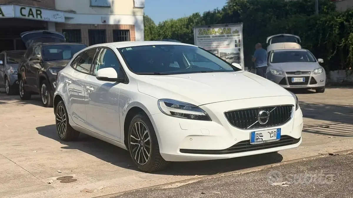 Usata Volvo V40 Momentum 150 CV (110 kW) 2019 Other Berlina