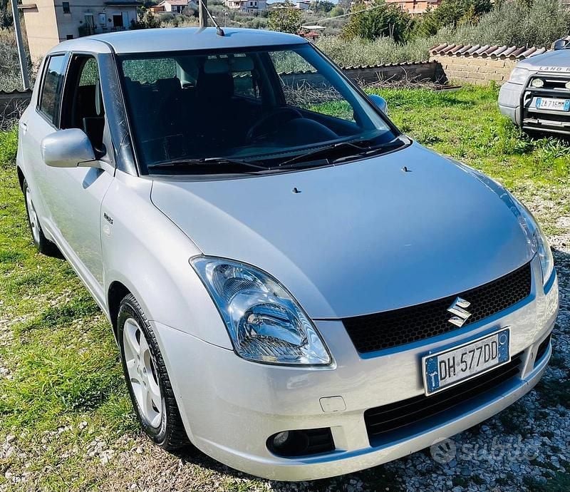 Usata Suzuki Swift GL 70 CV (51 kW) 2007 Grigio Utilitaria