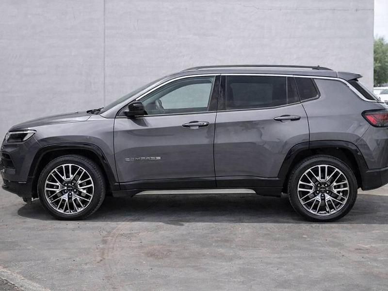 Occasion Jeep Compass Summit 130 ch (95 kW) 2025 Gris SUV