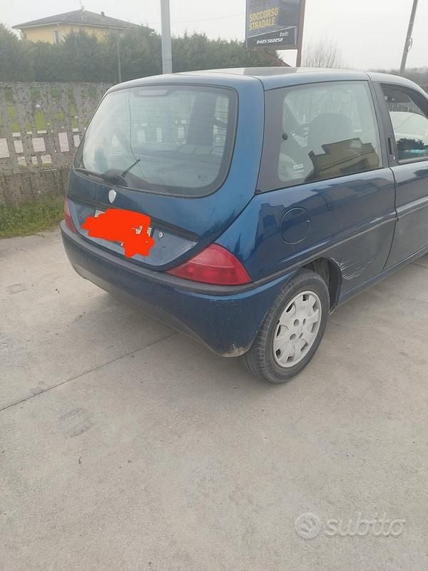 Usata Lancia Ypsilon 1996 Blu Utilitaria